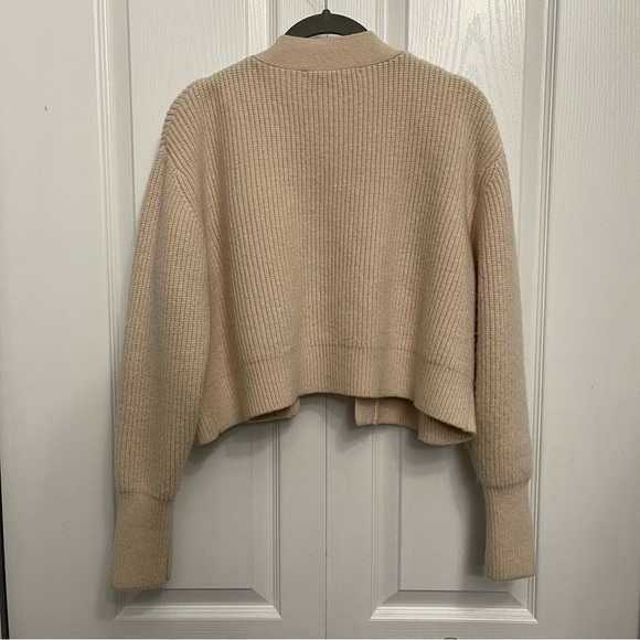 Zara Women's cropped Cream Sweater - Picture 2 of 3
